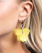 Load image into Gallery viewer, Paparazzi Glassy Garden - Yellow Earrings
