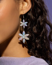 Load image into Gallery viewer, PREORDER Paparazzi Pearl Posy - White Earrings
