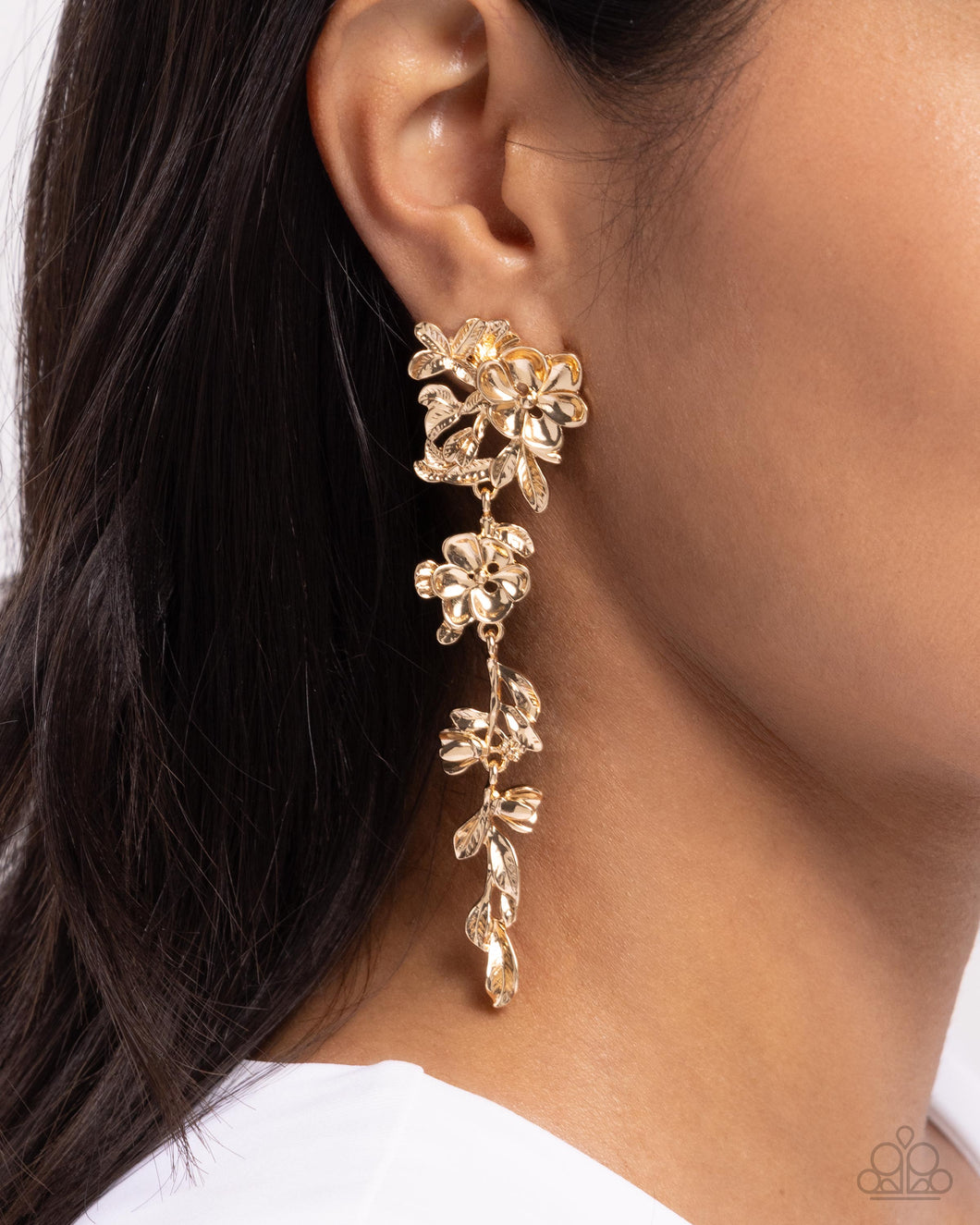 PREORDER Paparazzi Generous Garden - Gold Earrings