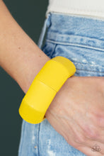 Load image into Gallery viewer, Paparazzi Coconut Cove - Yellow Bracelet
