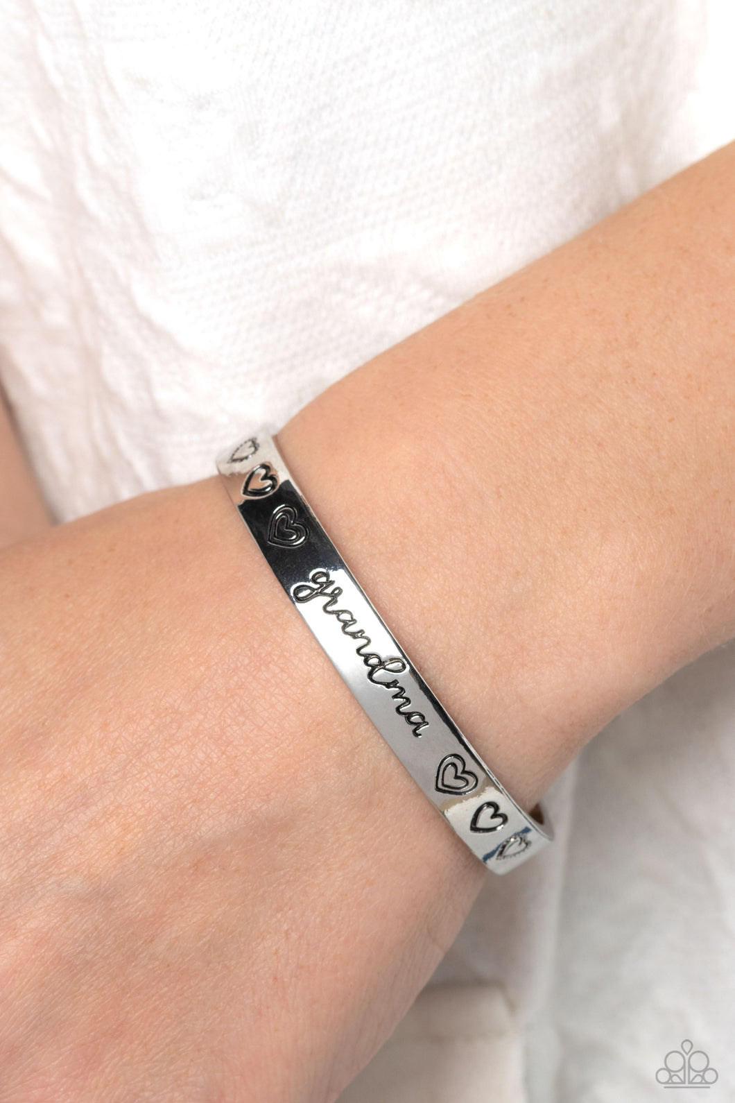 Paparazzi A Grandmothers Love - Silver Bracelet